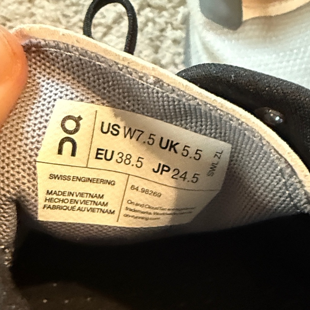 On Running women’s cloud vista pale Blue, gray and pale pink  Shoes - Picture 3 of 7